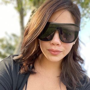 Meet your Posher, Sandreliz a.